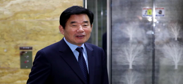 8월 14일(월) - < 3 > 김진표 의원, 종교인 과세 재유예 법안 발의 논란